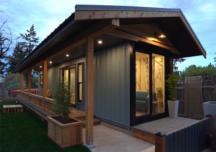 总而言之,这间集装箱小屋的设计还是非常不错的,完全能满足独居的需求