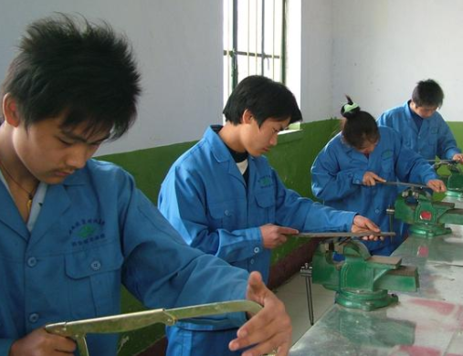 高职和专科院校哪个更好？其中一个需要参加高考，考生要提前了解