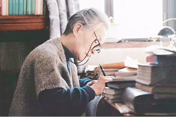 钱钟书去世后，暗恋杨绛的费孝通前来探望，杨绛：别再知难而上了