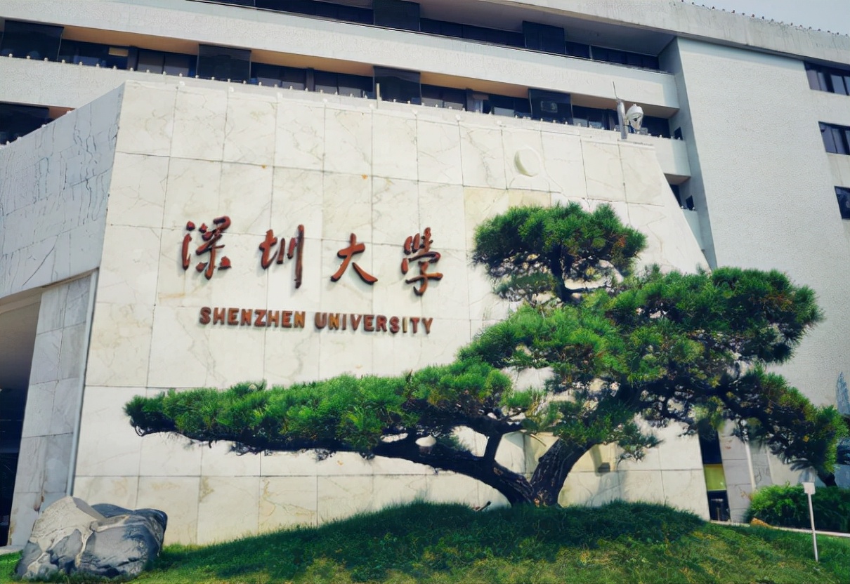 大学“阴间食堂”火了，吃饭环境像殡仪馆，学生表示有点恐怖