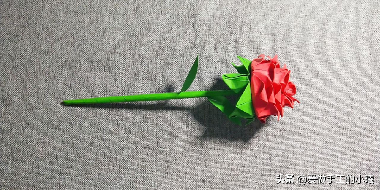 折纸教程：玫瑰花折纸图解，简单漂亮易操作，几步就完成