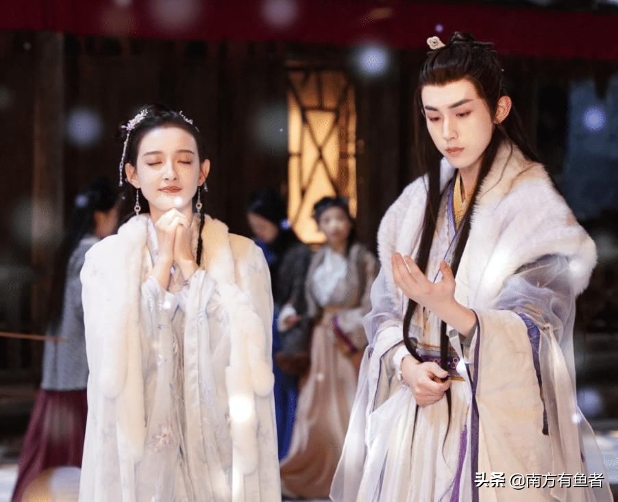 《百灵潭》：她是一个棺材，堕落的公主，前世的残恋，今生的姻缘