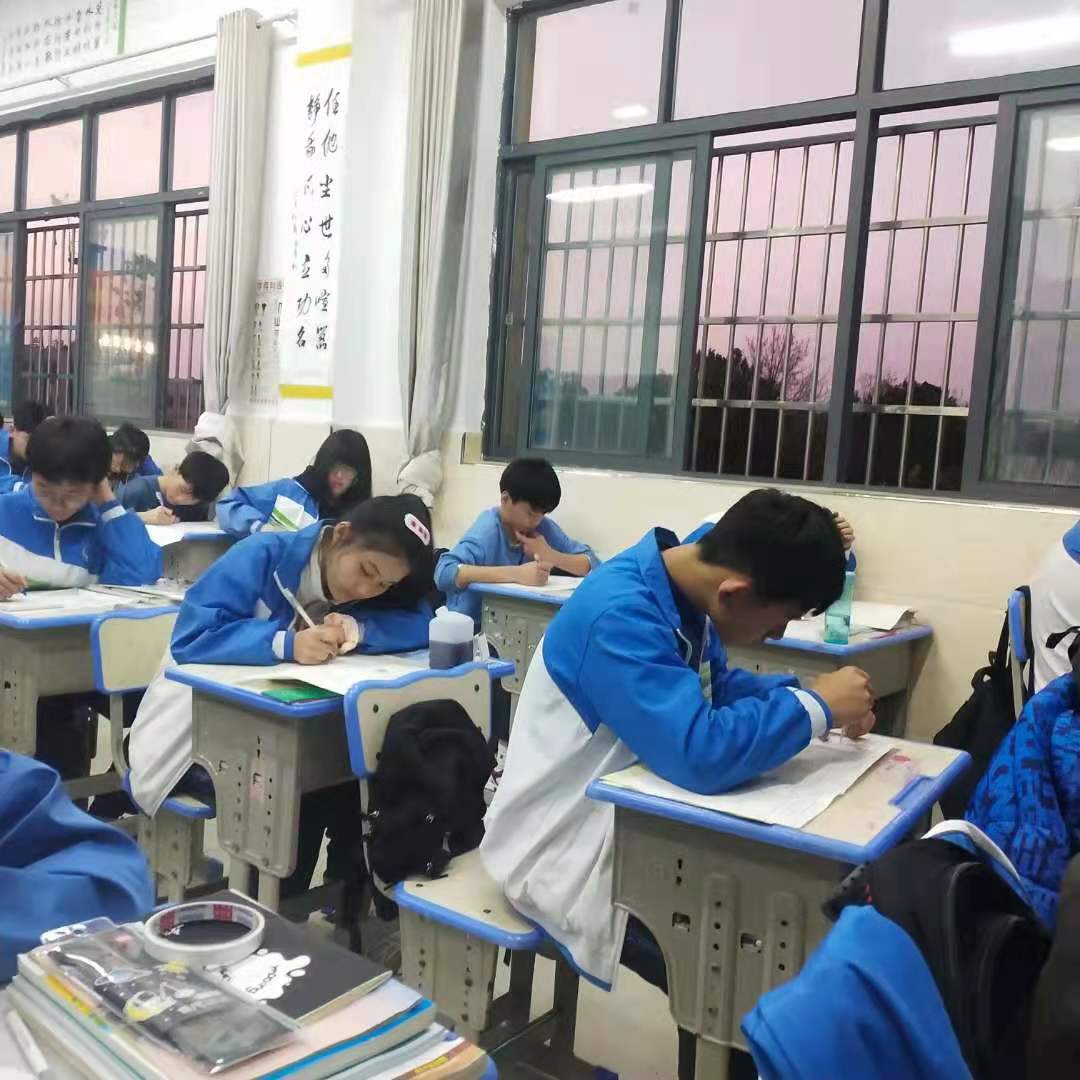 辅导班、学霸方法？资深语文老师坦言：作文高分只需1个秘诀