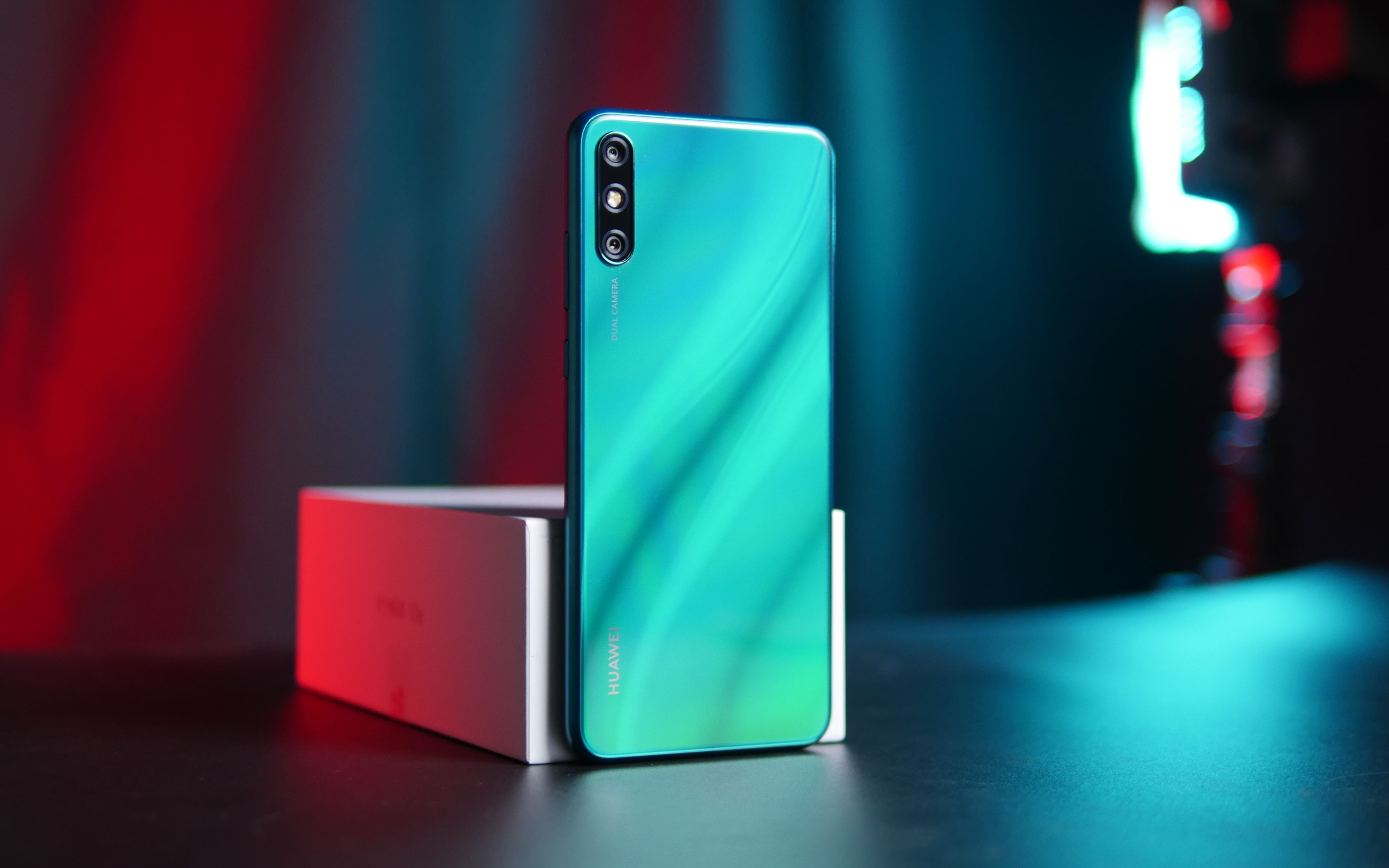 华为手机该如何选？有些“坑”大家可以完全避免，今天我来告诉你