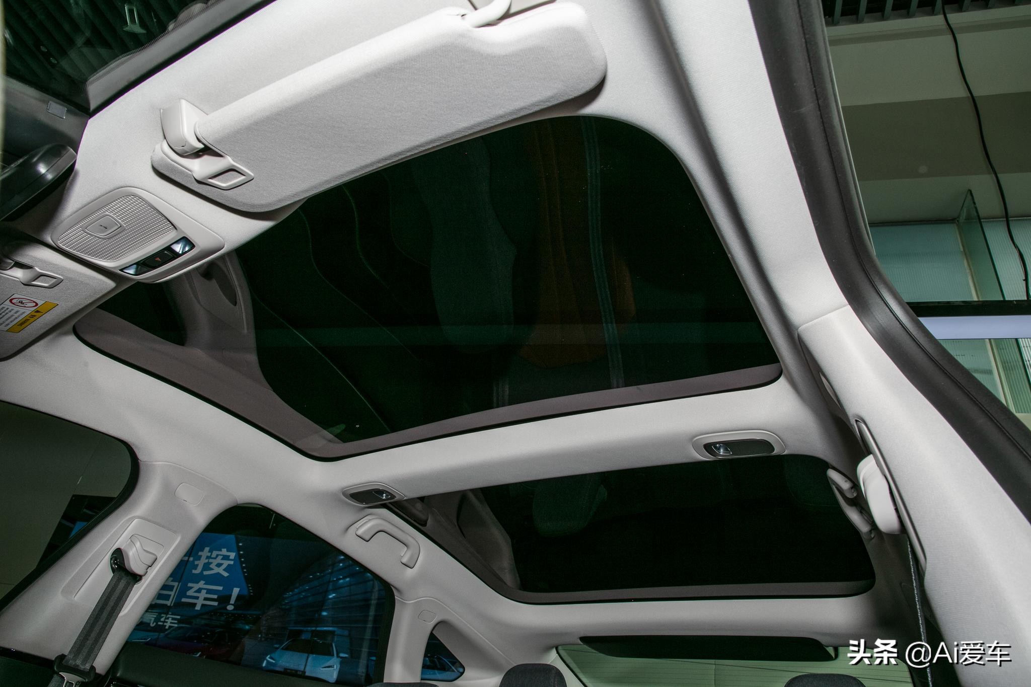 满电跑706km，豪华大空间快充家轿，低价高配还好养，小鹏汽车P7