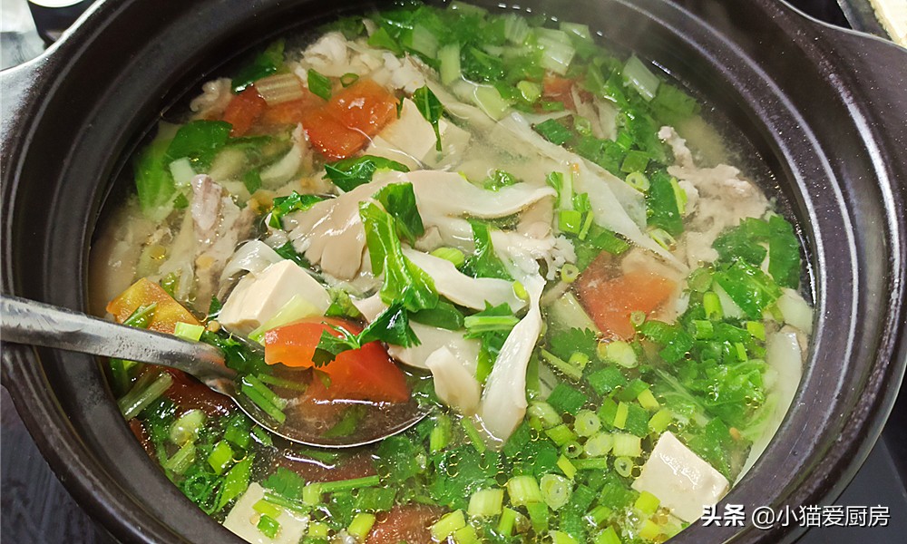 三鲜肉片汤这样做太香了，肉嫩汤鲜，冬天来一碗暖和，做法还简单