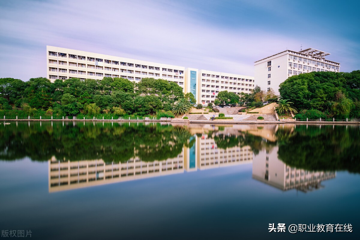 江西外语外贸职业学院地址（江西真的是高等教育洼地吗）