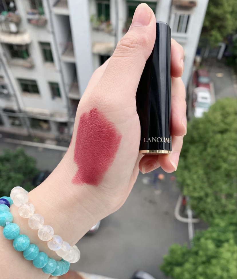 口红推荐：这些口红显白显温柔，持久不沾杯，颜色自然又好看