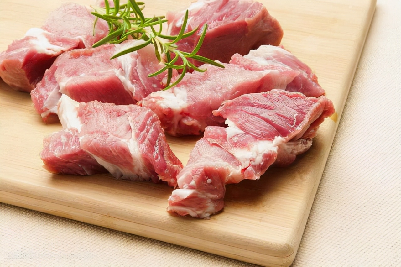 年龄大了，要经常吃肉？医生：50岁之后，这3种肉建议多吃