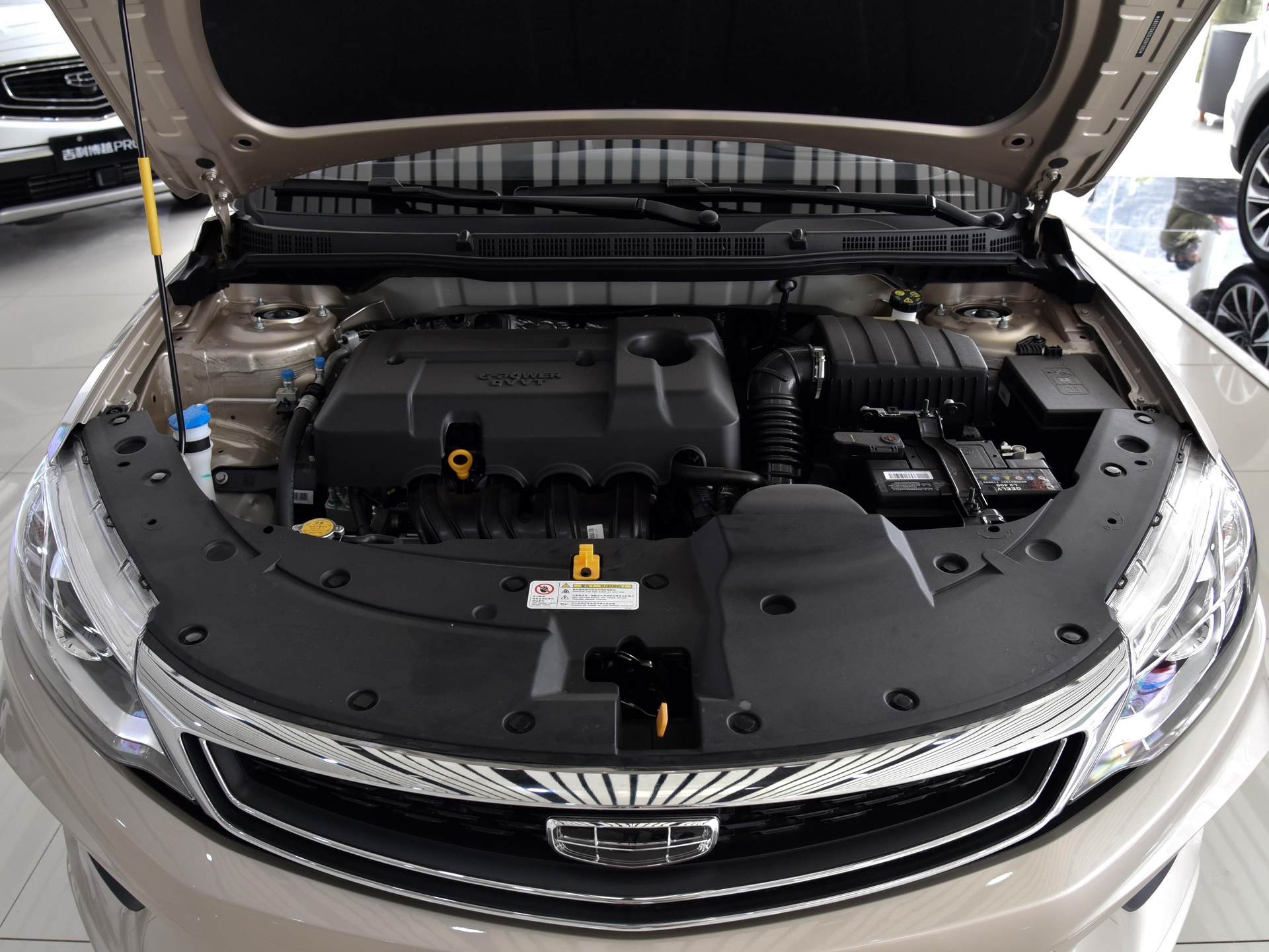综合油耗仅6.1L/100km自主家用好推荐 实拍远景