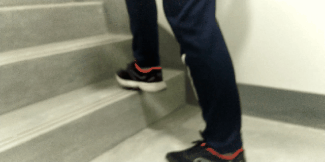受够连廊房带来的痛苦，一家人坚持选楼梯房，入住后感觉真舒适