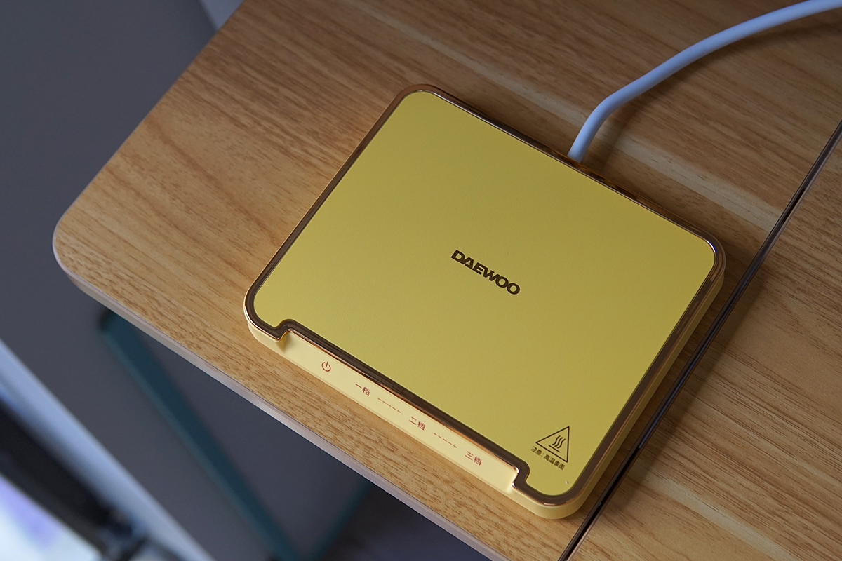 恰到好处的55℃，大宇恒温杯垫助我轻松做暖男