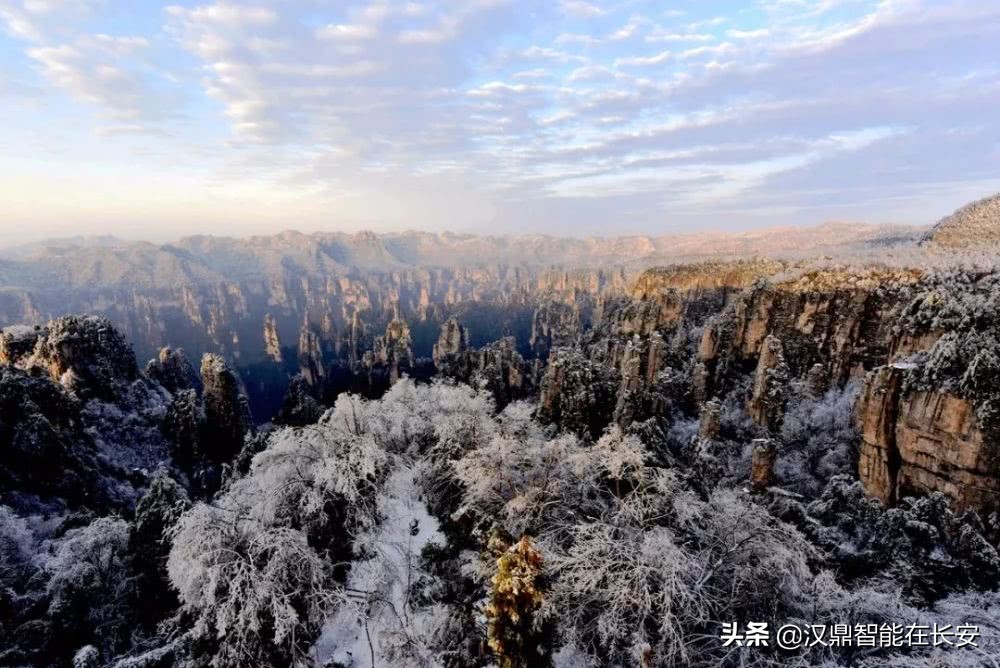 云烟归去，不染凡尘。冬日雪中，武林张家界