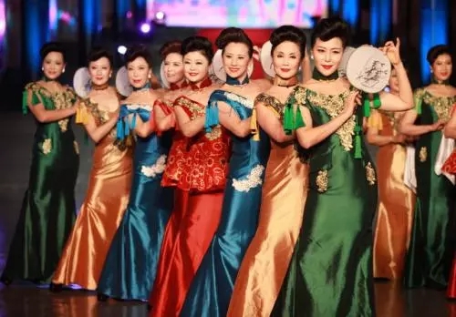 来不及认真的年轻过，就好好、明白、优雅的老去