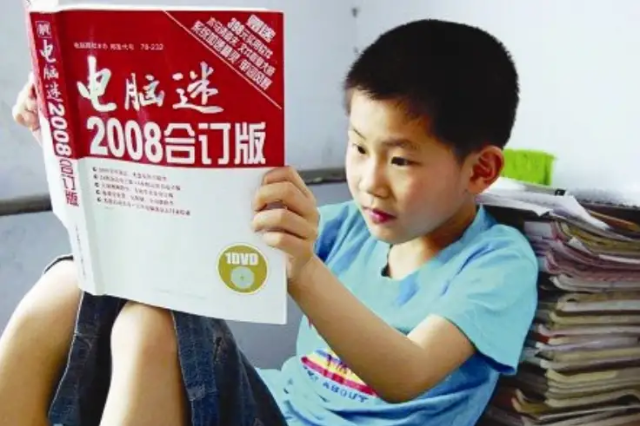 他2天半上完小学，10岁考进大学，如今传言：压力过大已经退学