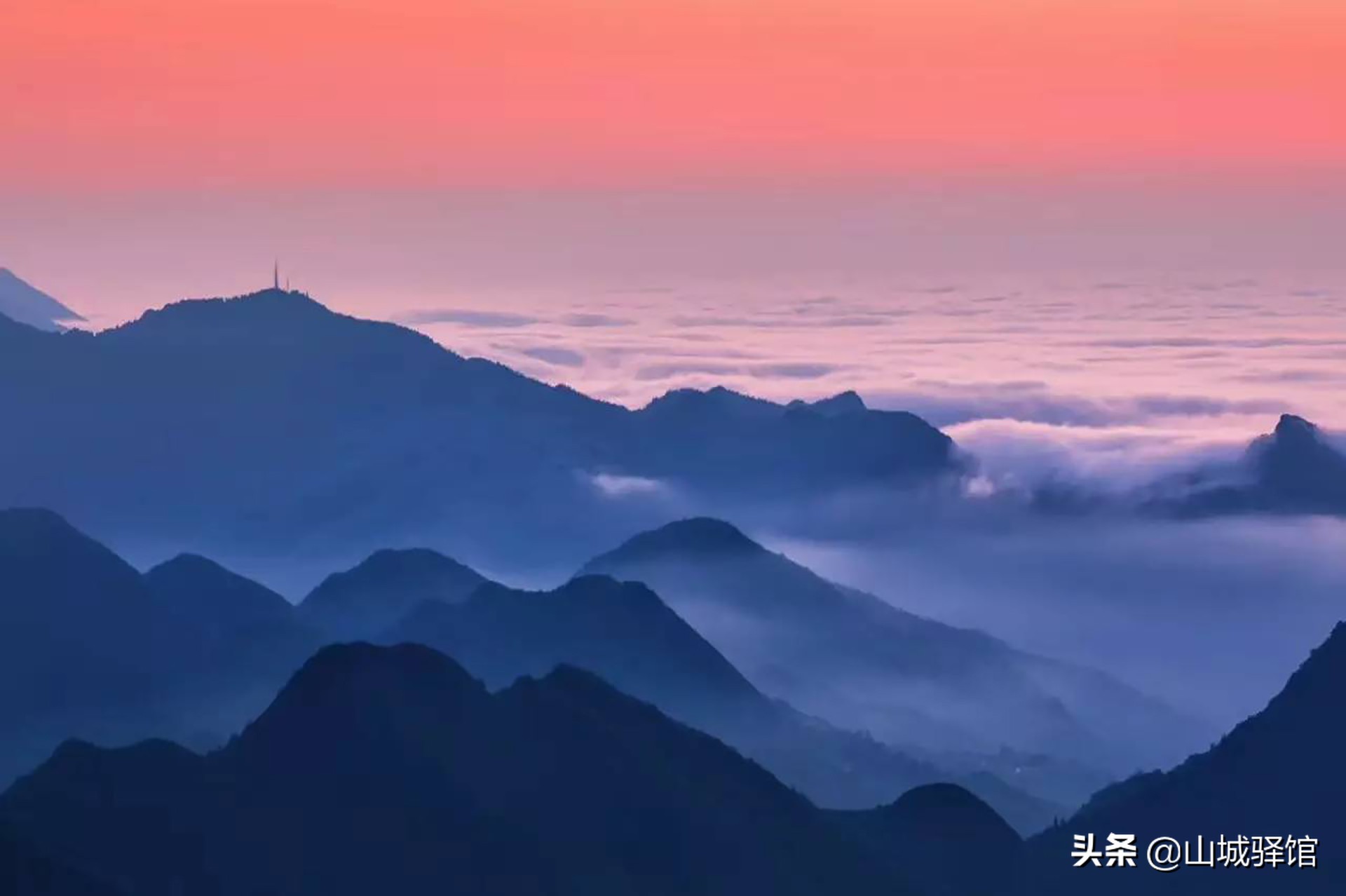 一山跨川渝，一脚踏四地，全国八大佛教圣地之一，露营看星空一绝