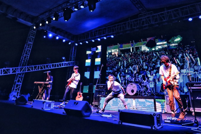 演出、写歌、发专辑，浙大的这支乐队又酷又欢乐！