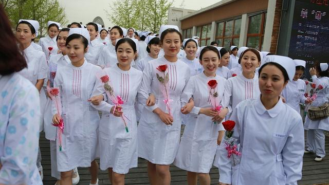 女生适合学哪些专业？推荐报考8个专业，学习难度小、就业前景好