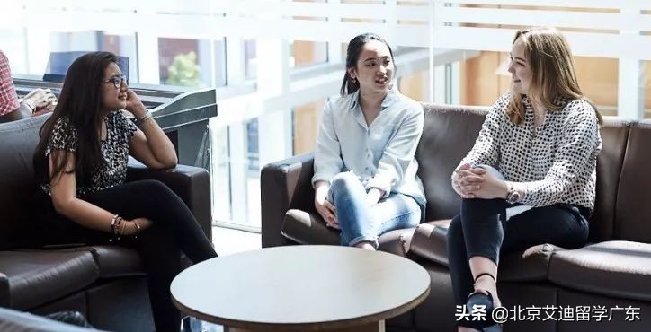 哥伦比亚学院｜提供高中和大学课程的非营利国际学院