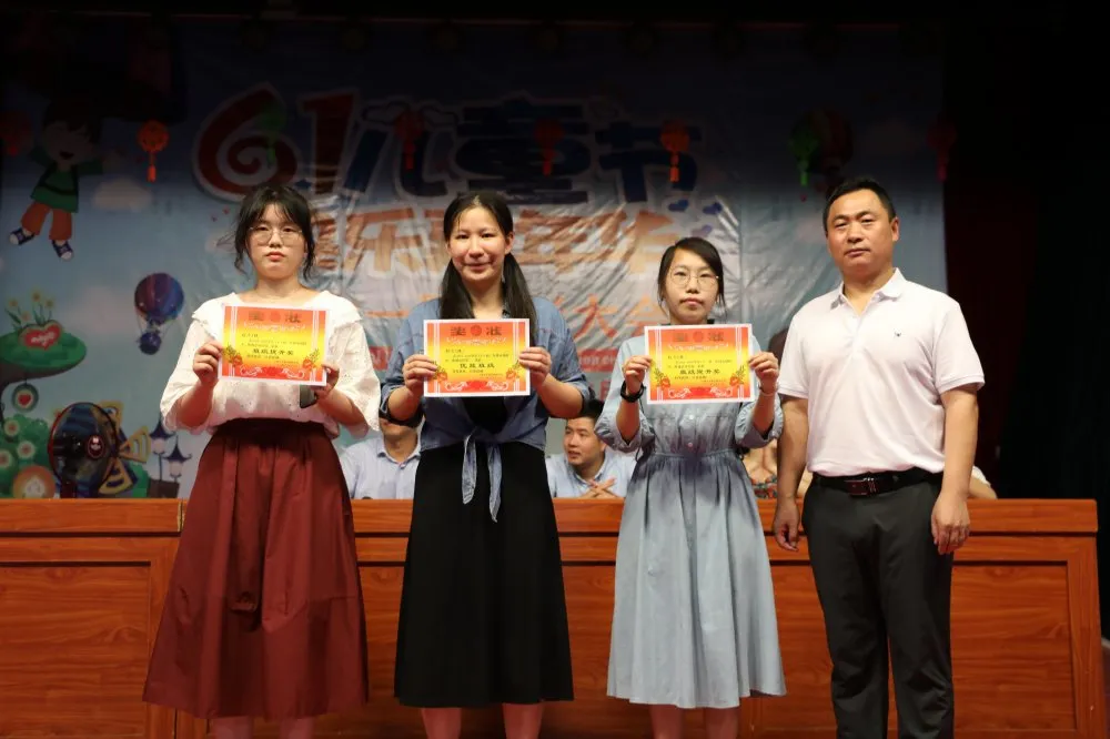 宁德市实验学校：坚守28天，中考的胜利将属于我们——初三年段举行中考市质检表彰大会和家长会