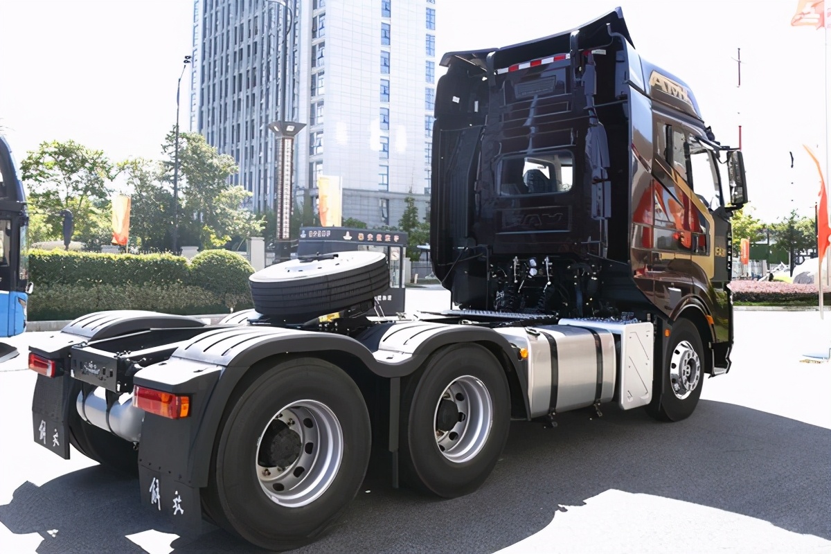 解放j6倒车镜多少钱详解新款解放j6平地板牵引车