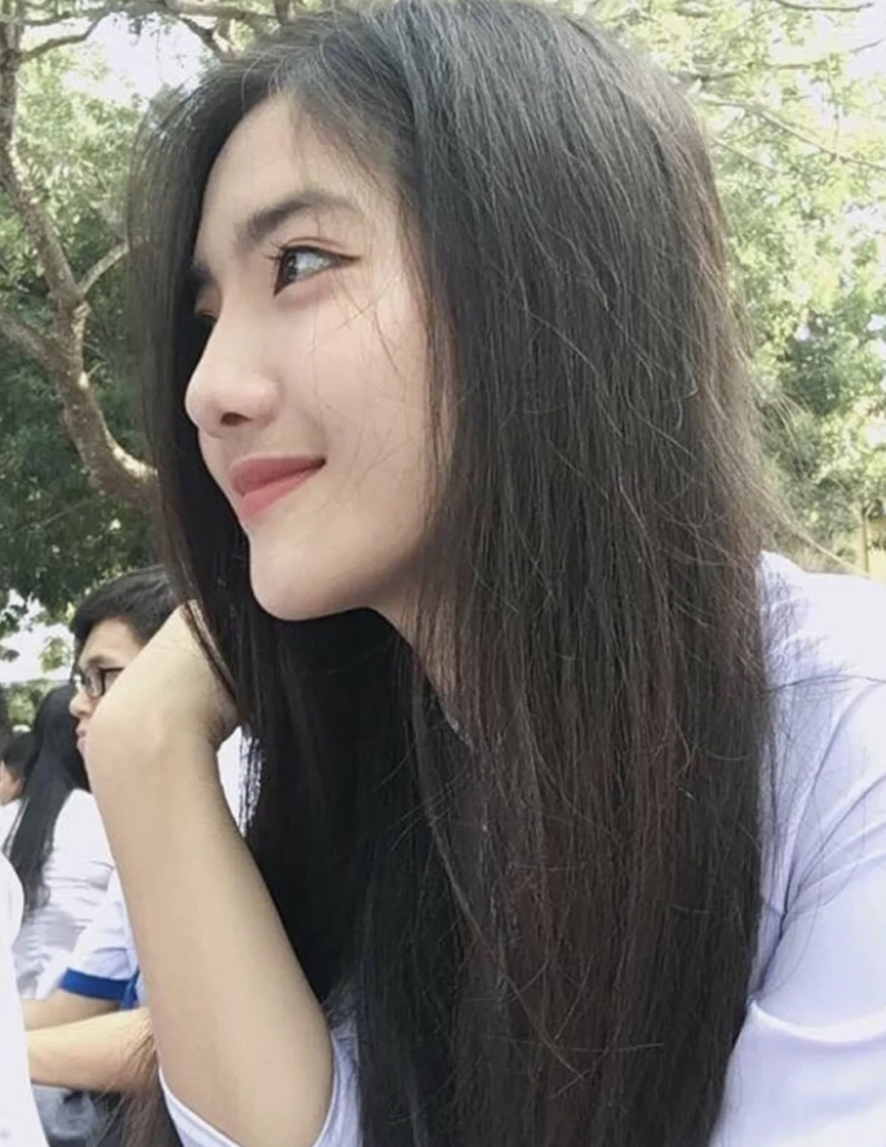 别去理发店做“护理”，都是噱头！用护发素这样做，简单效果还好