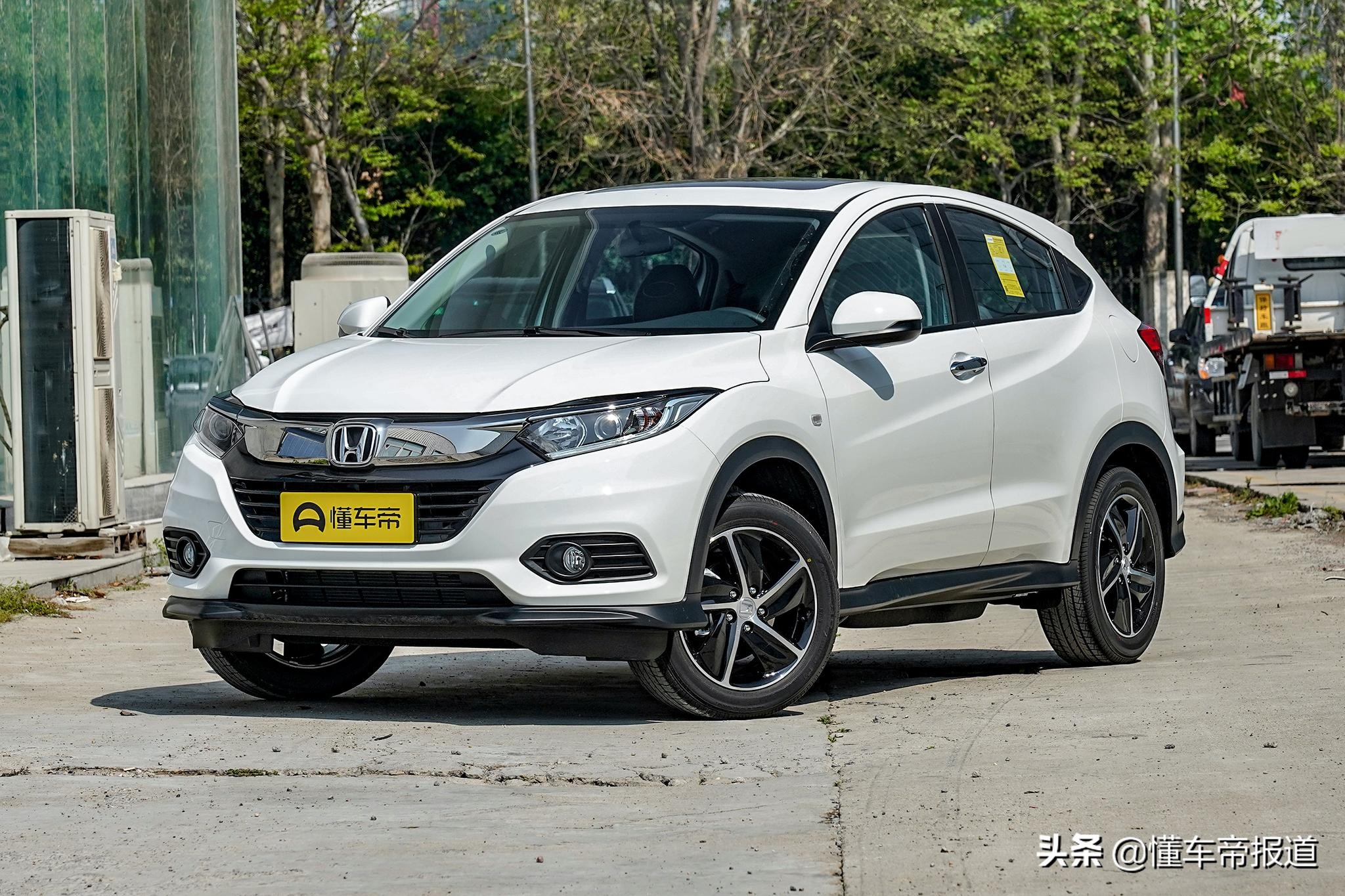 进气格栅与车身同色据悉,新一代缤智在印度尼西亚将仅提供汽油动力