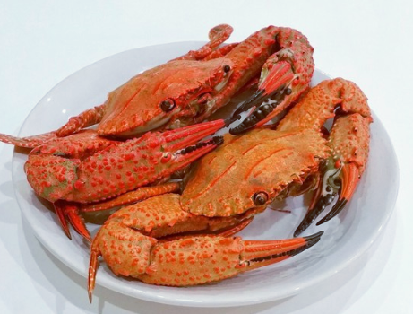 蒸螃蟹，直接下锅蒸就错了，牢记3点，不流黄不断腿，鲜嫩不腥