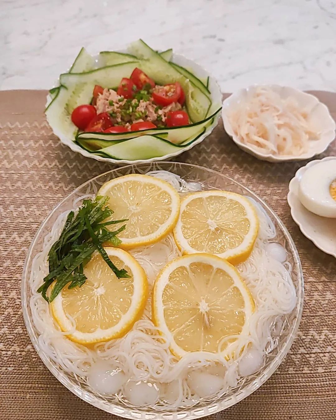 38岁Hebe亿元顶楼豪宅曝光，413㎡一个人住，太爽