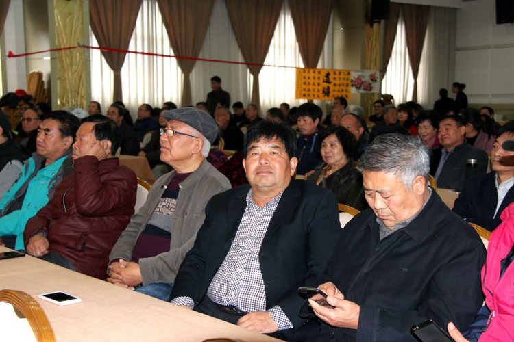 刘顺虎：远瞻红日染秋色 近看墨翁画腊梅