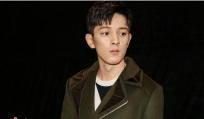 寒门“小胡歌”高考落榜，79岁奶奶借钱陪读，终熬出头当上男主