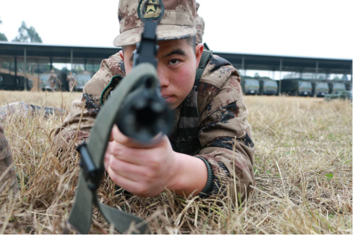 “火”了！这20位“学霸级”兵哥哥、兵姐姐：都在陕西上大学，还来自同一所高校！