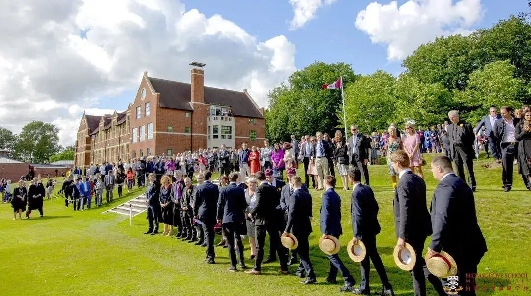 龙华最“神秘”的学校！竟然有550年历史！还是英式教育的典范！
