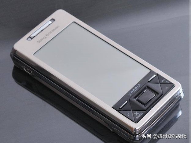 这台手机搭载运行能媲美苹果的系统,安卓没普及时的一大热系统