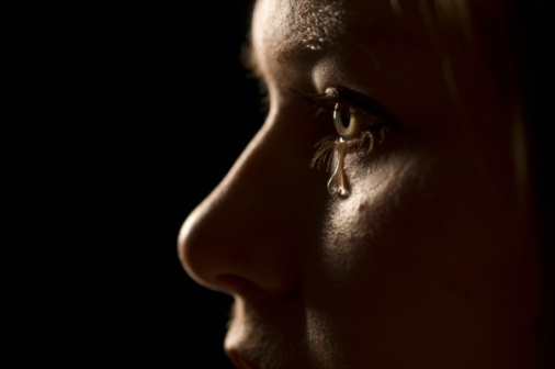 为什么人临死前会流泪?是看到什么了吗?答案你可能想不到