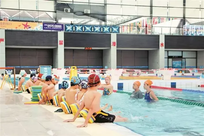 火热的青少年体育培训