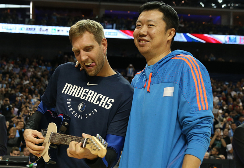 电视机能投屏nba为什么不行(王治郅技术不亚于姚明，实力完胜阿联，为何最终却没能立足NBA？)