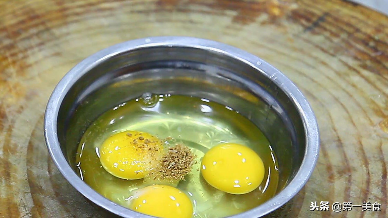 第一美食：杏鲍菇炒鸡蛋，用厨师长分享的技巧，鸡蛋滑嫩不老