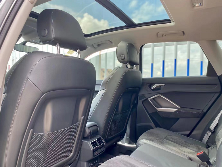 连降6万！体验奥迪Q3，豪华感明显，内饰翻毛皮，2.0T动力强吗？