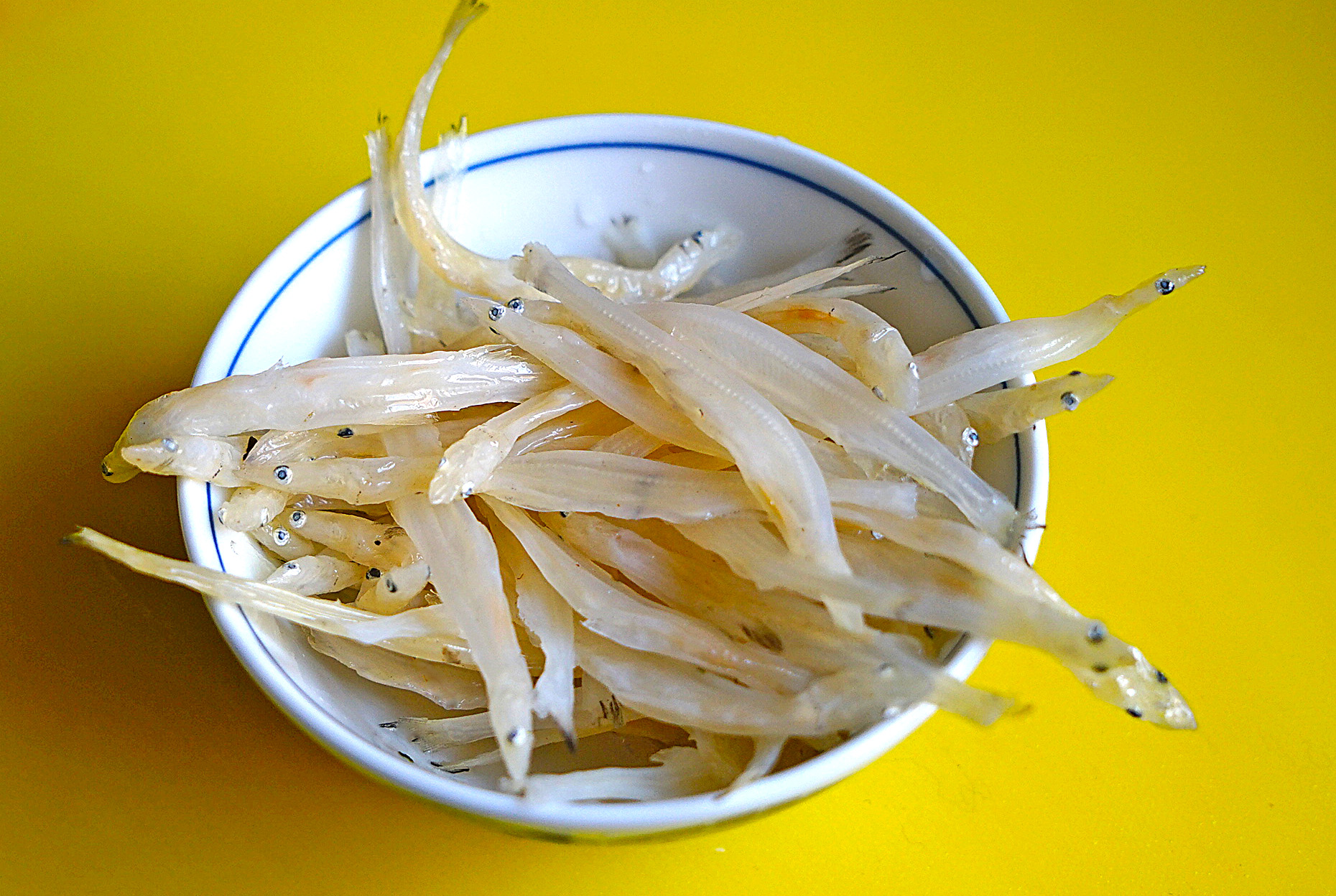 炒小银鱼干的方法与步骤 炒小银鱼干的方法