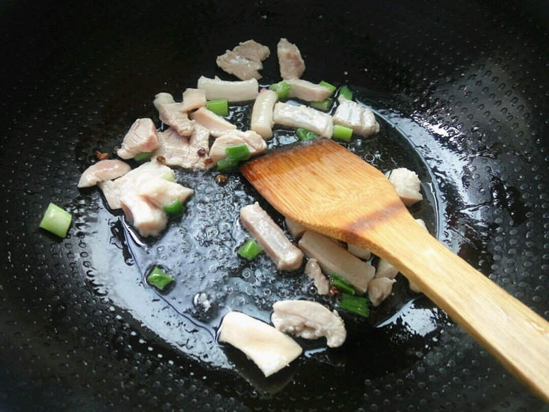 天冷，一锅热乎乎的白菜炖粉条可以安排了，暖胃还美味