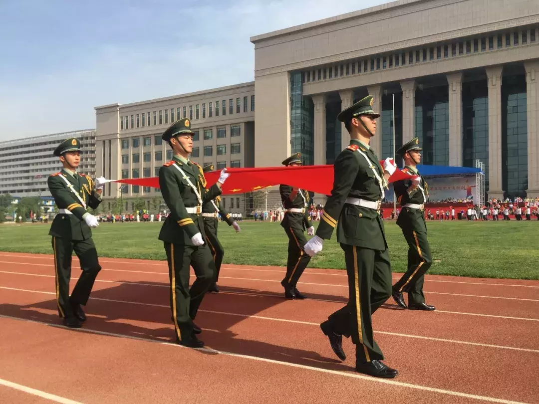 今天八一:10首出塞诗,致敬所有的中国军人
