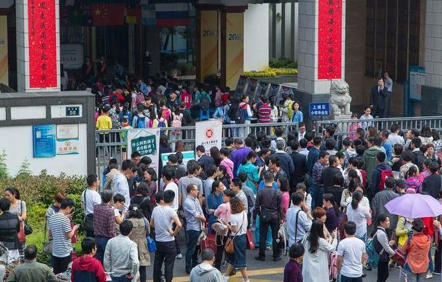 可向初中推荐生源？校外培训机构小升初考试诱惑大，家长要多留心