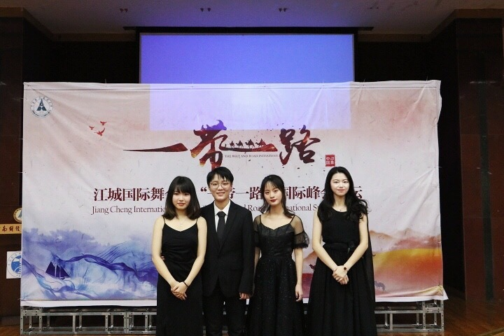 高颜值实力派！湖北美女学霸，辅修双学位，手握多个世界名校offer！