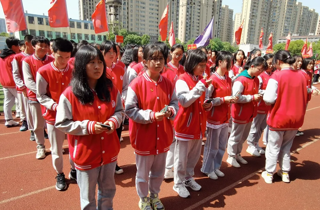 青春正好 | 我校举行2021年五四团员发展大会暨表彰大会