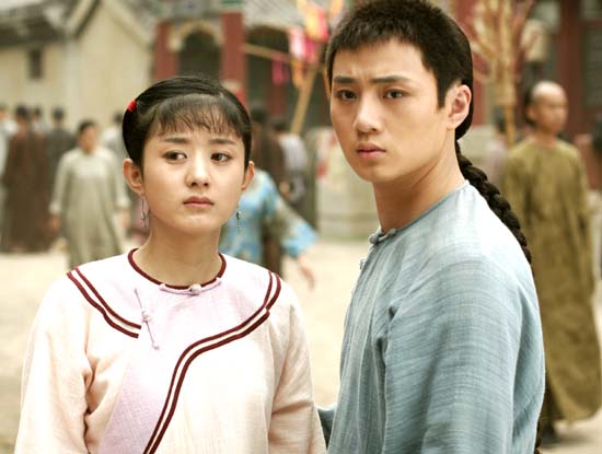 “农村姑娘”赵丽颖的成名史，以及她背后的资本版图