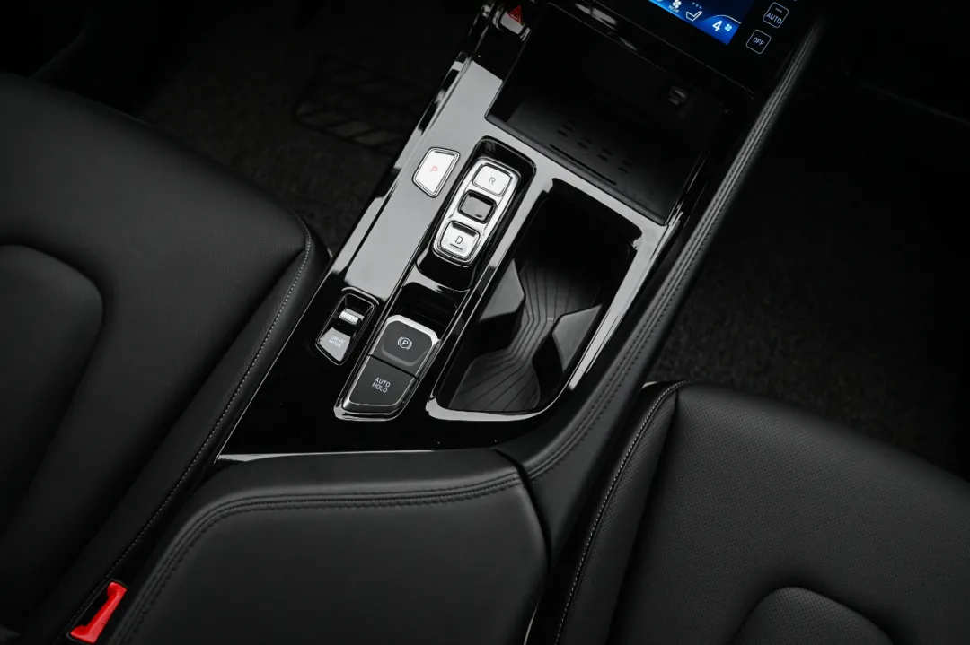 两款轴距超2.7米的紧凑型SUV,现代途胜L和日产奇骏怎么选?