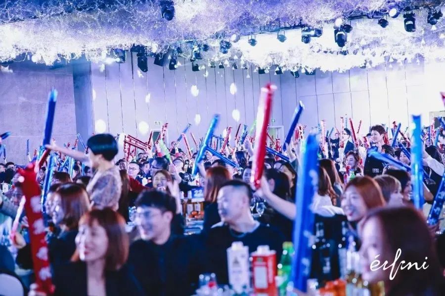 年会预定 | N+1种选择，不如选择一站式宴会服务