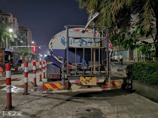 东风EQ140洒水车：经时光蹂躏仍然耐用，这位“老人家”令人钦佩