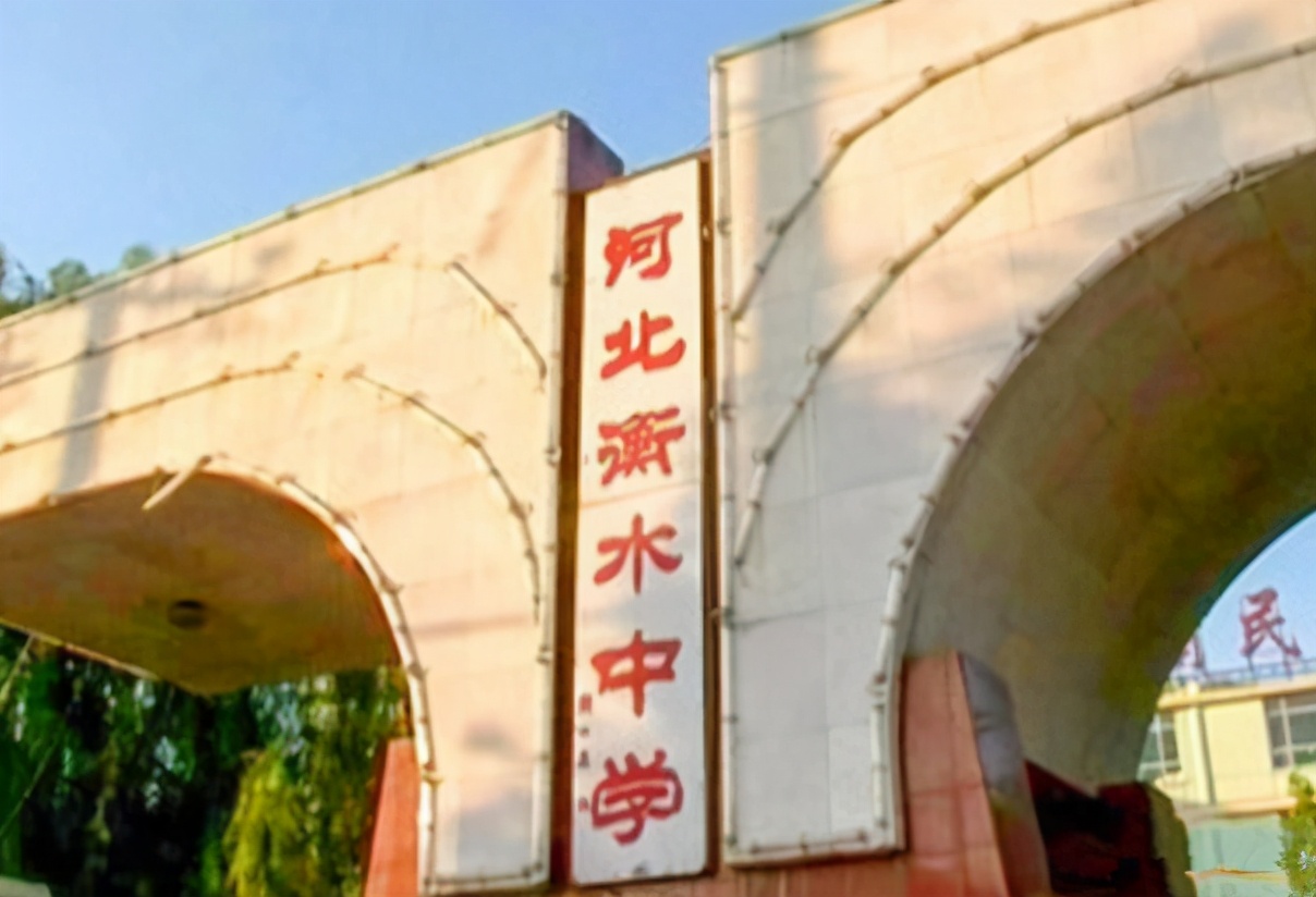 我国百强高中排名大洗牌，衡水中学无缘榜首，黄冈中学辉煌不再